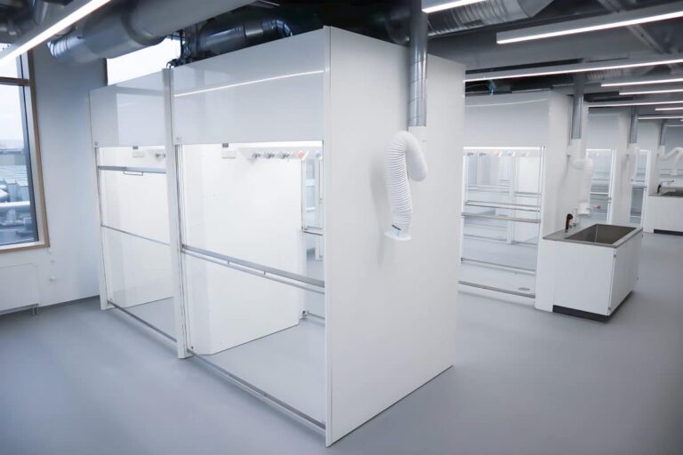 Extraction arms for Technical University of Denmark (DTU) Building 112