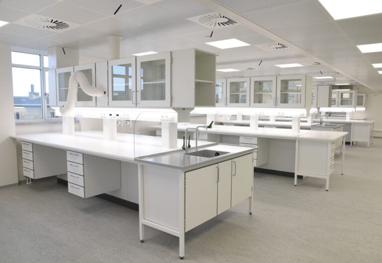 Extraction arms for the University City Building 1870