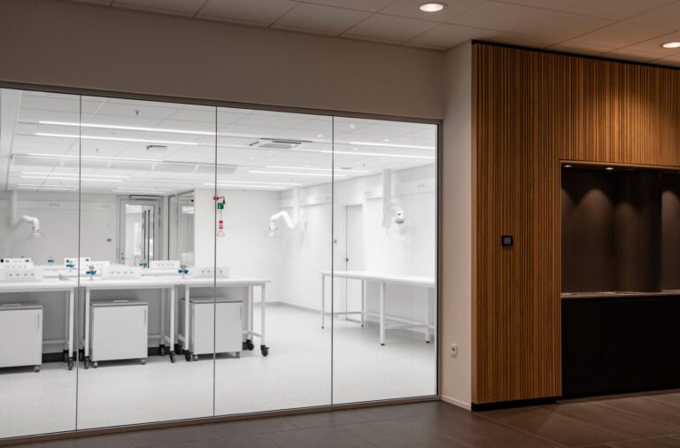 Extraction arms for Novozymes